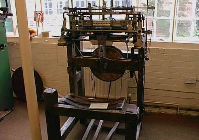 9a-stocking-frame-knitting-machine